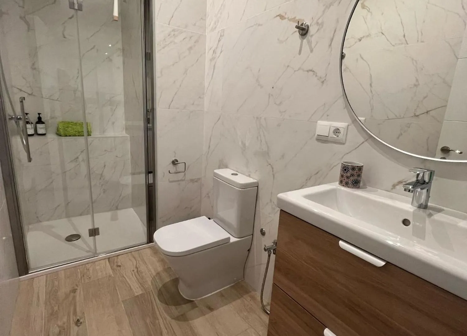 דירה בנאחראפה Apartamento Terra